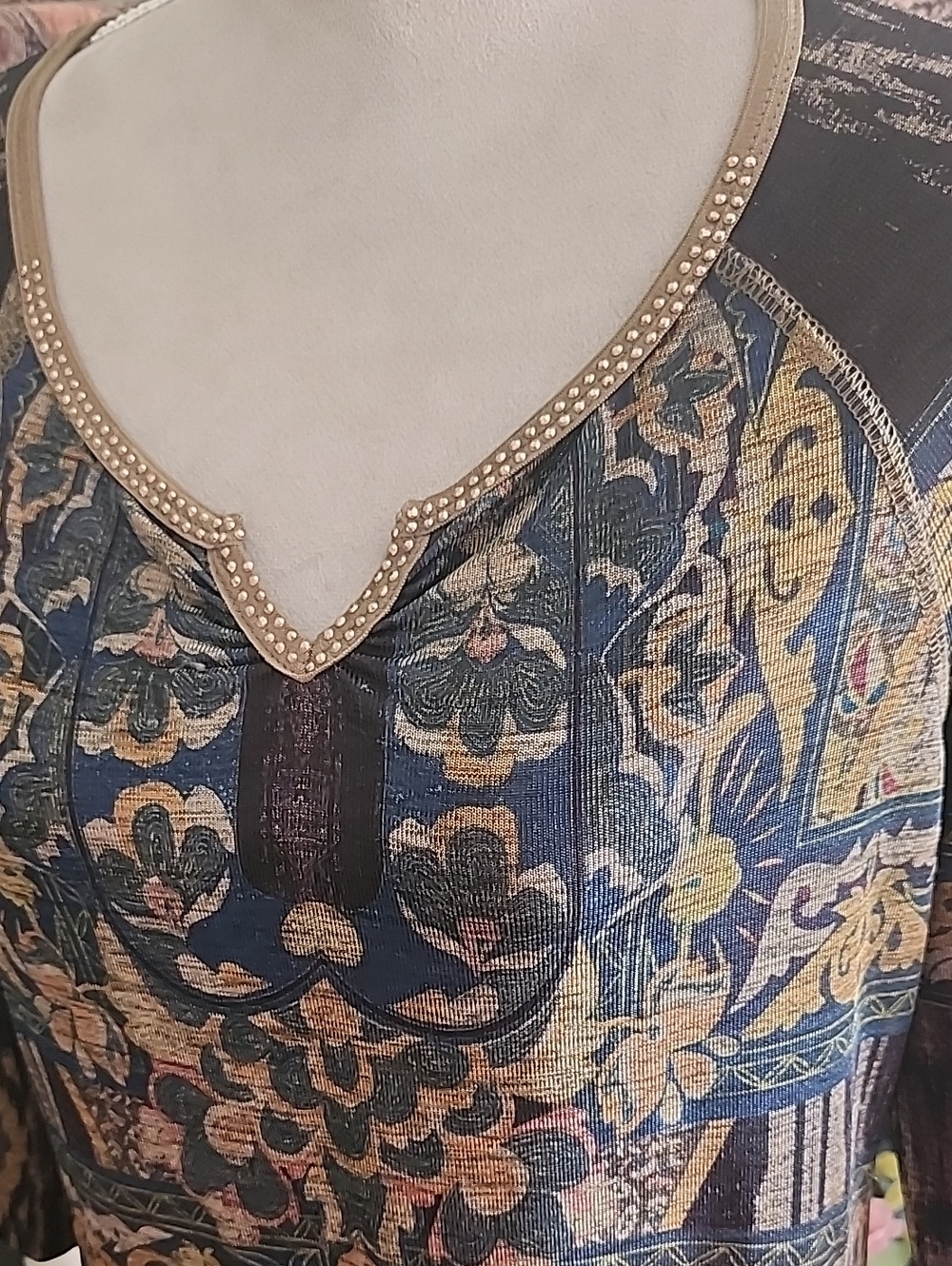 Women’s Printed V-Neck Top in Multicolor